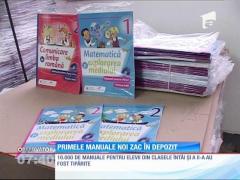 Primele manuale şcolare noi zac în depozit