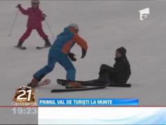 Primul val de turişti la munte