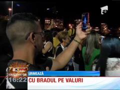 Cu bradul pe valuri