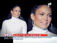 Bluzele pe gât sunt din nou pe val