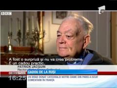 Pomul de Crăciun, înalt de 25 de metri a fost donat catedralei de Rusia