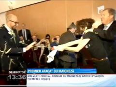 Premier atacat cu maioneză
