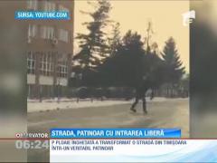 Cu patinele prin faţa facultăţii de Arhitectură din Timișoara