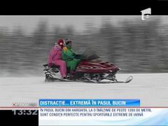 Distracție și zăpadă în Pasul Bucin