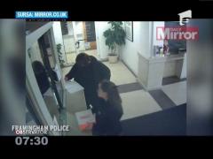 Polițiști atacați cu cârnaţi şi bacon