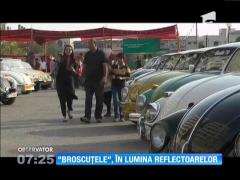 Sute de "broscuţe", în lumina reflectoarelor