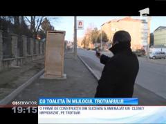 Toaleta din mijlocul trotuarului