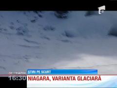 Cascada Niagara a îngheţat parţial