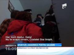 Bărbat bolnav de 200 de kilograme, scos din casă de 10 pompieri