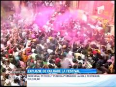 Explozie de culoare la festivalul Holi din India