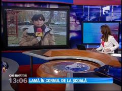 Caz revoltător! A rămas cu lama de ras între dinţi după ce a muşcat dintr-un corn de la şcoală