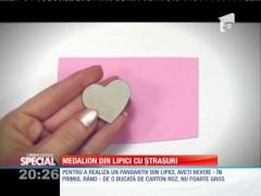 Special! Medalion din lipici cu ștrasuri