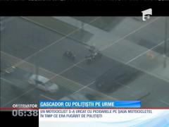 Un motociclist i-a făcut de râs pe poliţiştii din Los Angeles