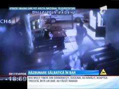 Un bar din judeţul Suceava, sub asediul unor huligani