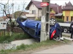 Un bărbat din Maramureș s-a răsturnat cu maşina în curtea unei biserici