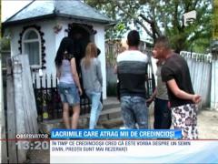 Lacrimile lui Arsenie Boca atrag mii de credincioși