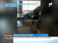 Bătaie între două eleve chiar în sala de clase