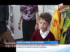Un copil de 7 ani luptă cu boala și cu statul