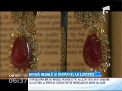 Broșă regală scoasă la licitație