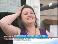 Învăţătoarea din Cluj care și-a jignit şi umilit elevii s-a întors la catedră. Copiii au început să plângă!