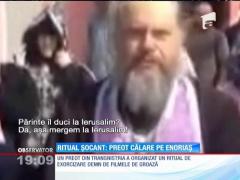 Ritual exorcizare şocant! Preot călare pe enoriaş