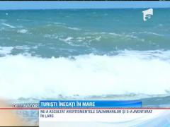Turiști înecați în valurile mării