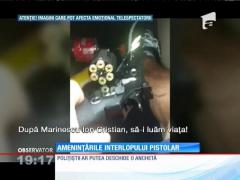 Un interlop îi ameninţă pe şefii poliţiei din Târgovişte. S-a filmat cum îşi încarcă pistolul la volan