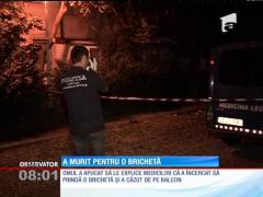 A murit pentru o brichetă. Un bărbat a căzut de la etajul 4
