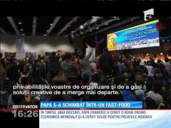 Papa Francisc s-a schimbat într-un fast-food