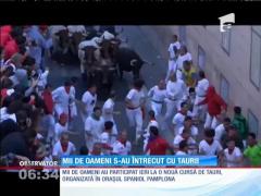 Întrecere cu taurii pe străduţele din Pamplona. 5 spanioli au fost răniţi
