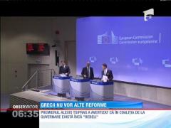 Mii de greci, care se consideră păcăliţi de politicieni, au ieşit pe străzile din Atena