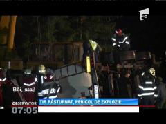 Un TIR încărcat cu 23 de tone de alcool etilic s-a răsturnat în Pasul Mestecăniş