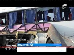 Arad: Un TIR a intrat în plin într-un convoi de autobuze. Un om a murit şi opt au fost răniţi