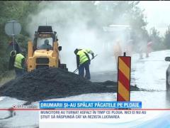 Asfaltare pe ploaie torenţială, la Polovraci