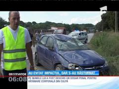 Răniţi grav la intrarea în Tulcea, după ce s-au răsturnat cu maşina
