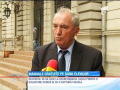 Manuale gratuite pe banii elevilor