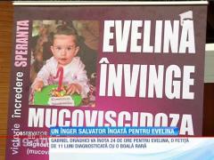 Un înger salvator înoată pentru Evelina. O fetiţă diagnosticată cu o boală genetică rară