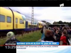 Un tren a lovit un autobuz şcolar, în oraşul german Hedensdorf