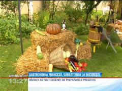 Curtea Ambasadei Franceze în România, amenajată ca o veritabilă piaţă. Ce pot cumpăra vizitatorii