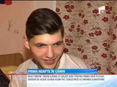 Zeci de tineri au fost aduşi cu autocarul în Campusul Studenţesc "Alexandru Ioan Cuza", din Galați