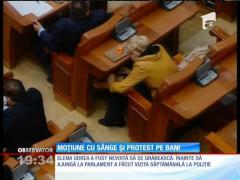 Moțiune cu sânge și protest pe bani