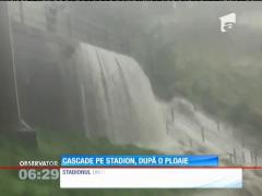 Pe un stadion din Statele Unite a apărut din senin o cascadă. CARE e EXPLICAȚIA!