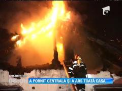 Două explozii au transformat casa unui fost poliţist din Târgu Jiu într-o torţă