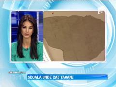 Probleme grave la o şcoala generală din Galaţi! Tencuiala unui tavan s-a prăbuşit