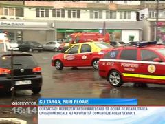 Bolnavii de la Unitatea de Primiri Urgenţă a Spitalului din Galaţi, transportați prin ploaie