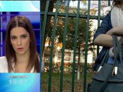 Imagini şocante într-un liceu din Capitală. O elevă este bătută crunt de mai multe colege