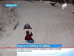 La munte, veselie pe schiuri și pe săniuțe