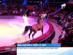 Moş Crăciun a venit la circ