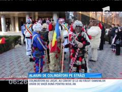 Sute de colindători au pornit, cu ursul sau capra, pe străzile din Buzău