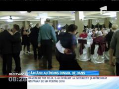 Bătrânii din Reșița au încins ringul de dans